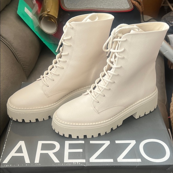 Arezzo  Maya Lace-Up Lug Boots 
Size 9.5 NEW! - Picture 6 of 17
